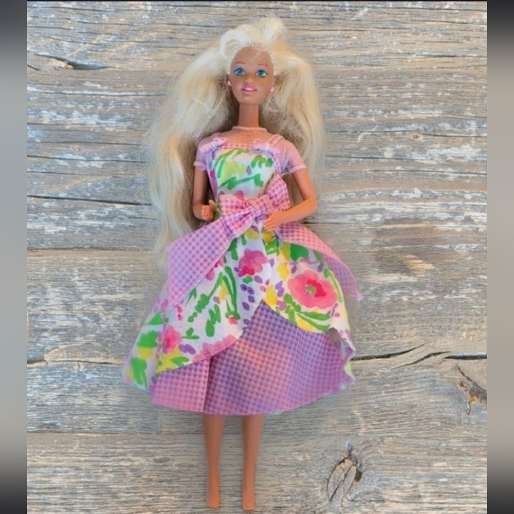 VTG 90's Mattel Avon Special Edition Spring Petals Barbie Doll